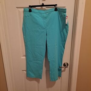 Teal colored Capri size XXL Basic Editions new with tags